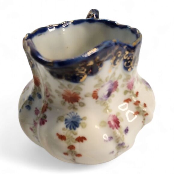 Vintage Creamer Pitcher & Sugar Bowl, Porcelain, Blue, Gold & Painted Flowers - Picture 5 of 15